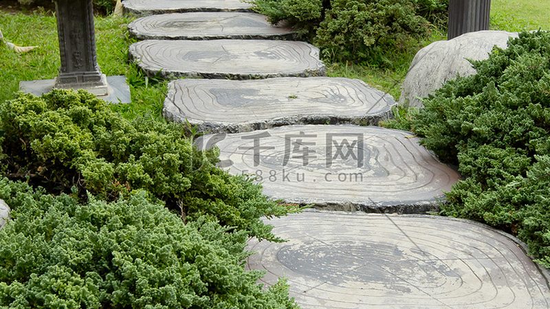 屋顶草坪排水层怎么做：关键步骤与注意事项